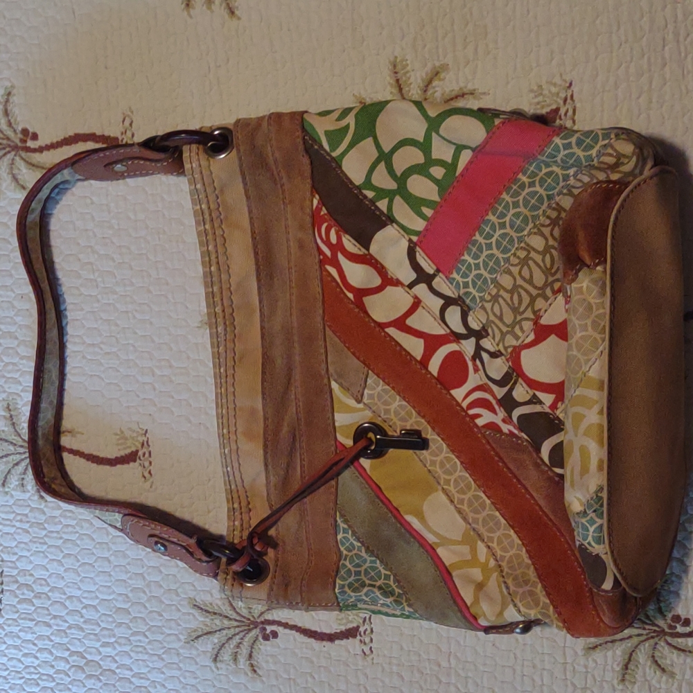 Fossil shoulder bag with leather and suede trim. Approx